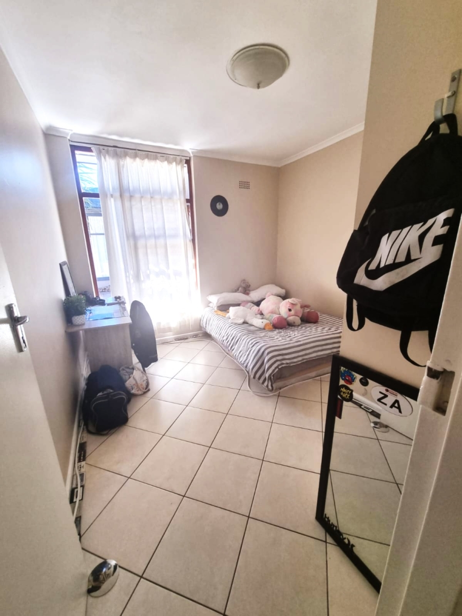 5 Bedroom Property for Sale in Vierlanden Western Cape